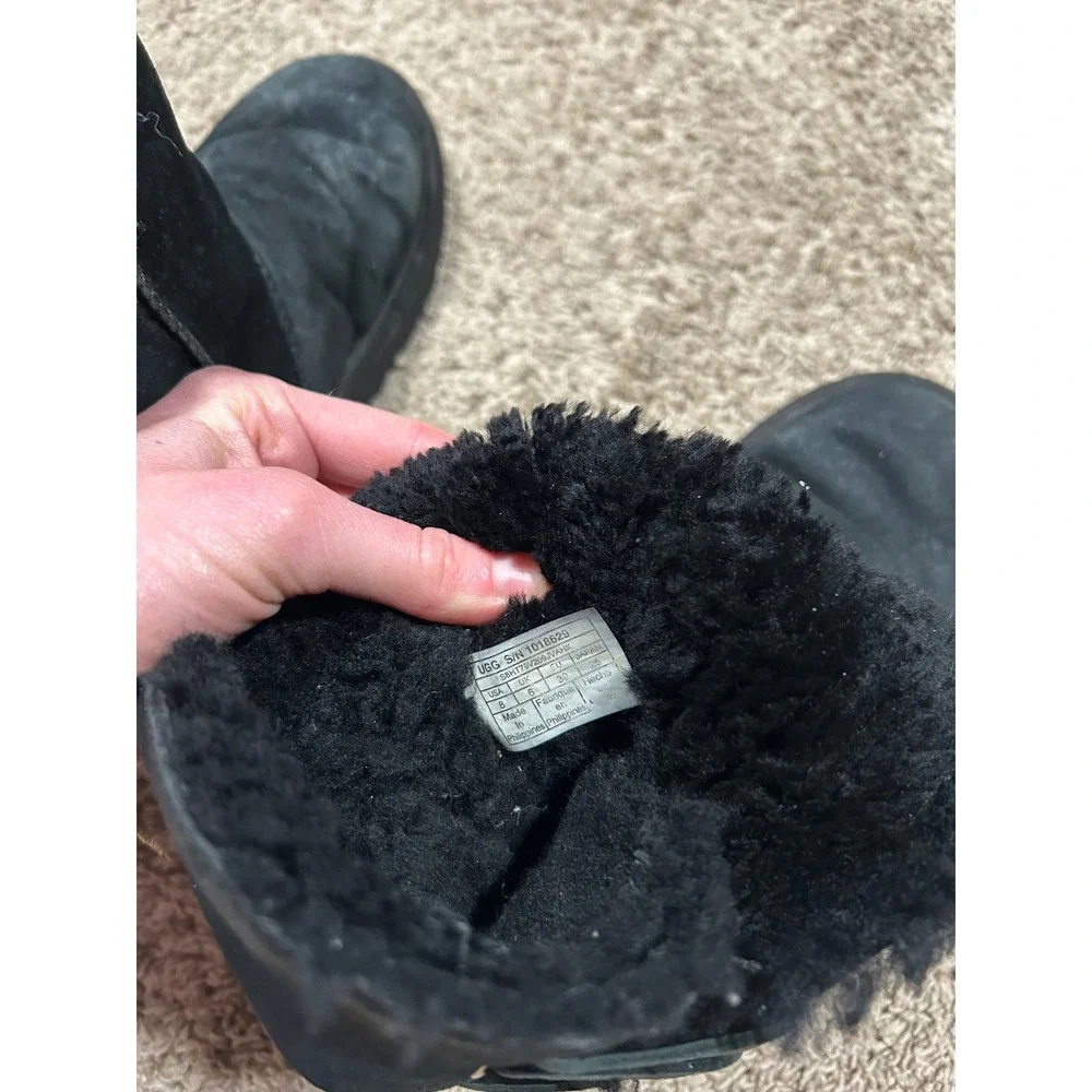 UGG Constantine Black Suede Side Lace Up‎ Sheepskin Boots Slippers Grunge Size 8